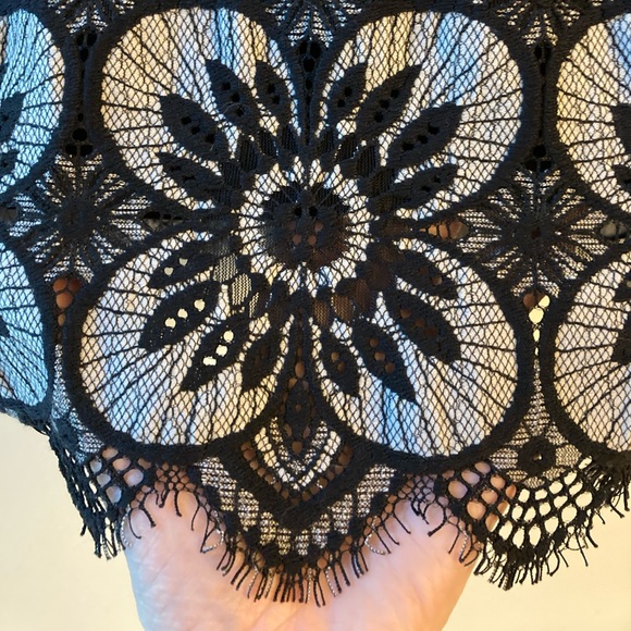 Banana Republic Sleeveless Floral Black Lace Top Small - Picture 5 of 7